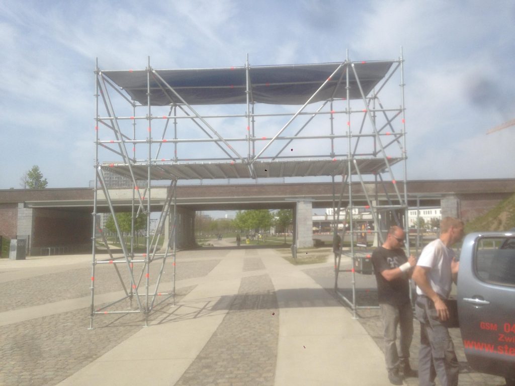 Professionele stelling verhuur in Gent met strikte veiligheidsnormen en regelmatig onderhoud
