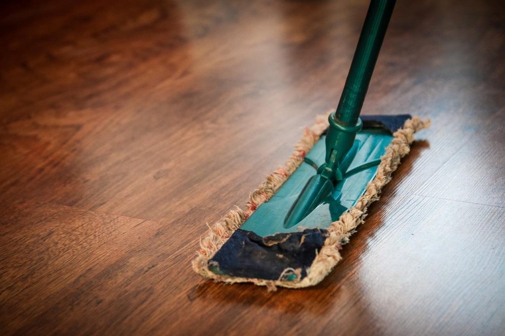 Voordelen van huishoudhulp in Gent met dienstencheques: professionele schoonmaakdiensten voor drukke huishoudens