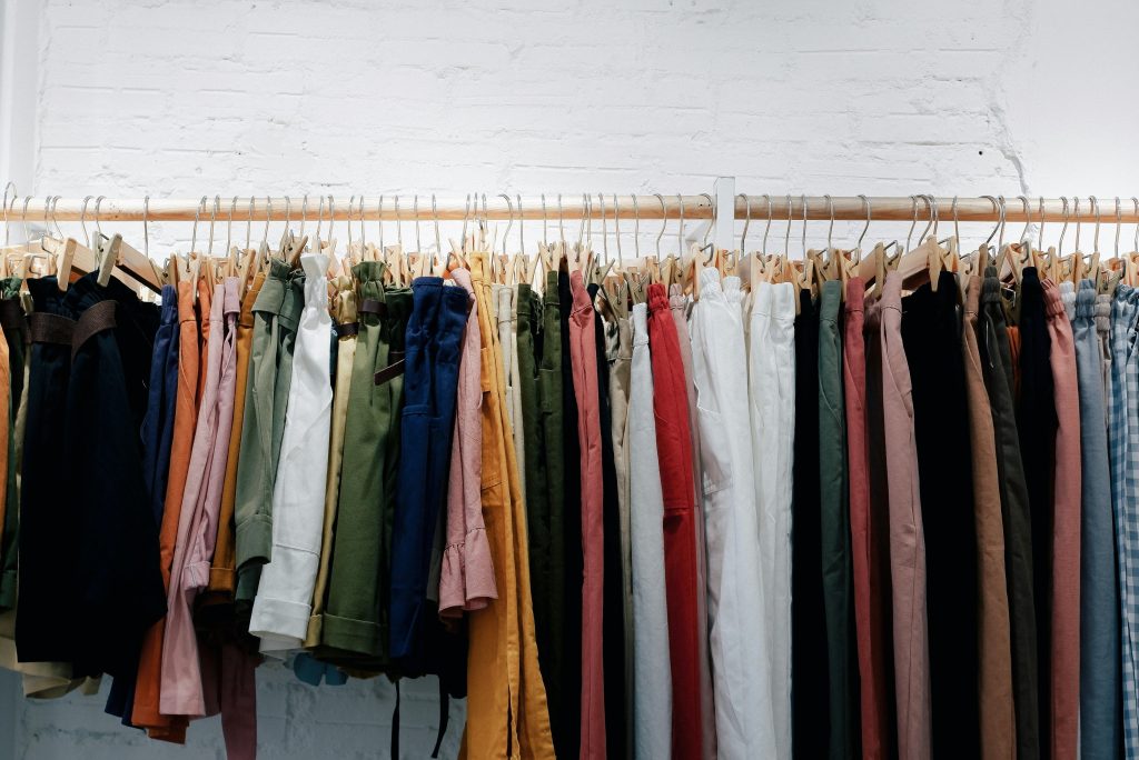 Ready-to-wearcollectie van Zimmermann met verfijnde jurken, blouses en rokken in elegante styles
